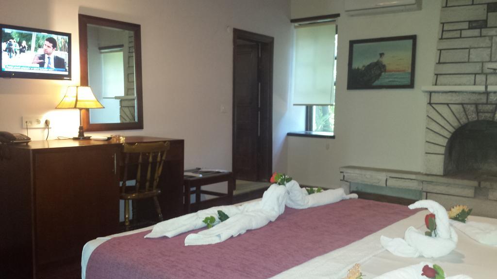 Kaleici Ozkavak Hotel Antalya Room photo