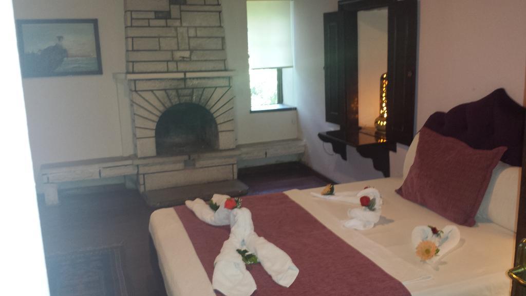 Kaleici Ozkavak Hotel Antalya Room photo